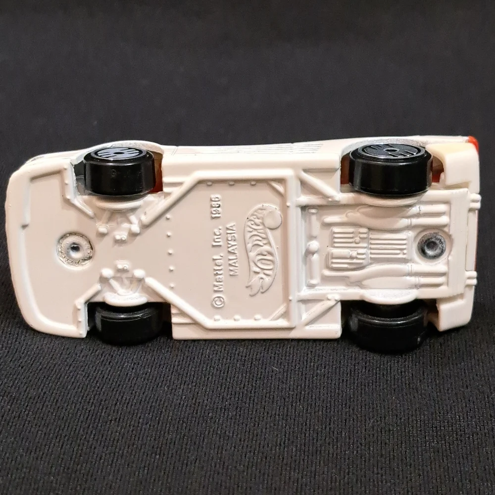 Vintage 1986 Hot Wheels Ivory Ferrari Testarossa Malaysia F8-F7‎